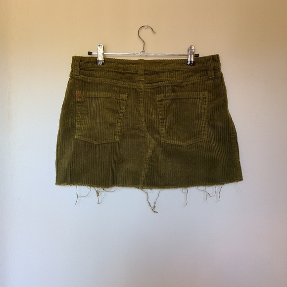 ☆BDG Urban Outfitters corduroy army green mini skirt size M☆ - Picture 6 of 14